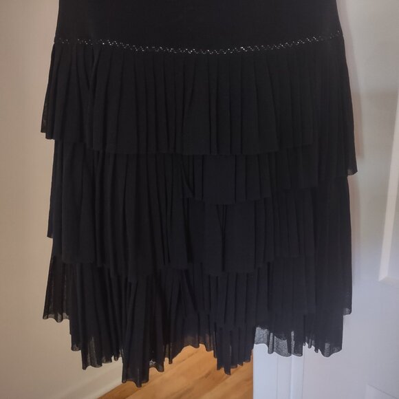 Fuzzi Pull-on Mesh Skirt Pleated Tiers Silver Accent Thread Stitching - MEDIUM - Picture 3 of 7